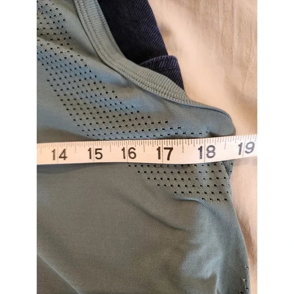 PINK Victoria's Secret Womens Athletic Top Size L Green‎ Crop Gym Workout Sporty - Picture 6 of 7